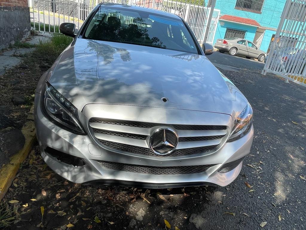 img/CarSale/mercedes-1.jpeg